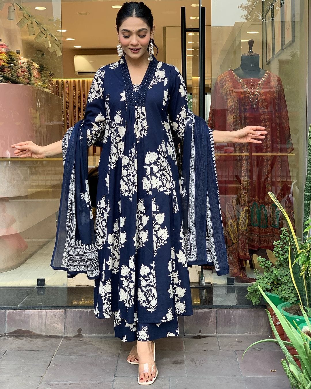 New Launch – Elegant Kurta Pant with Dupatta Suit Set